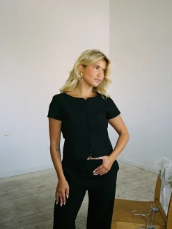 Day-to-day Top Black