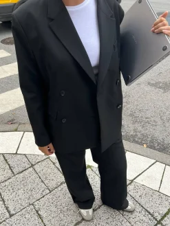 Essential Blazer Black