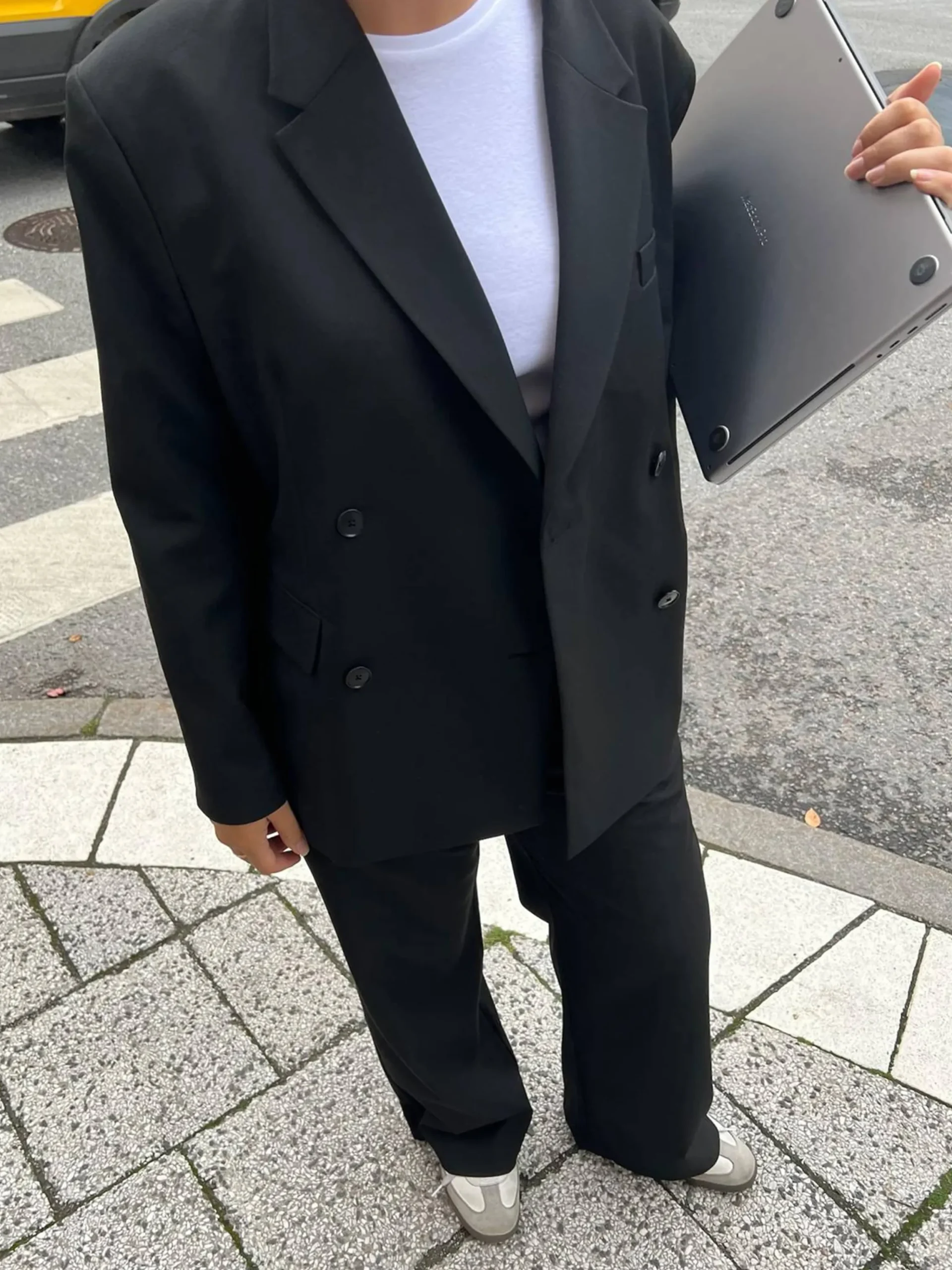 Essential Blazer Black