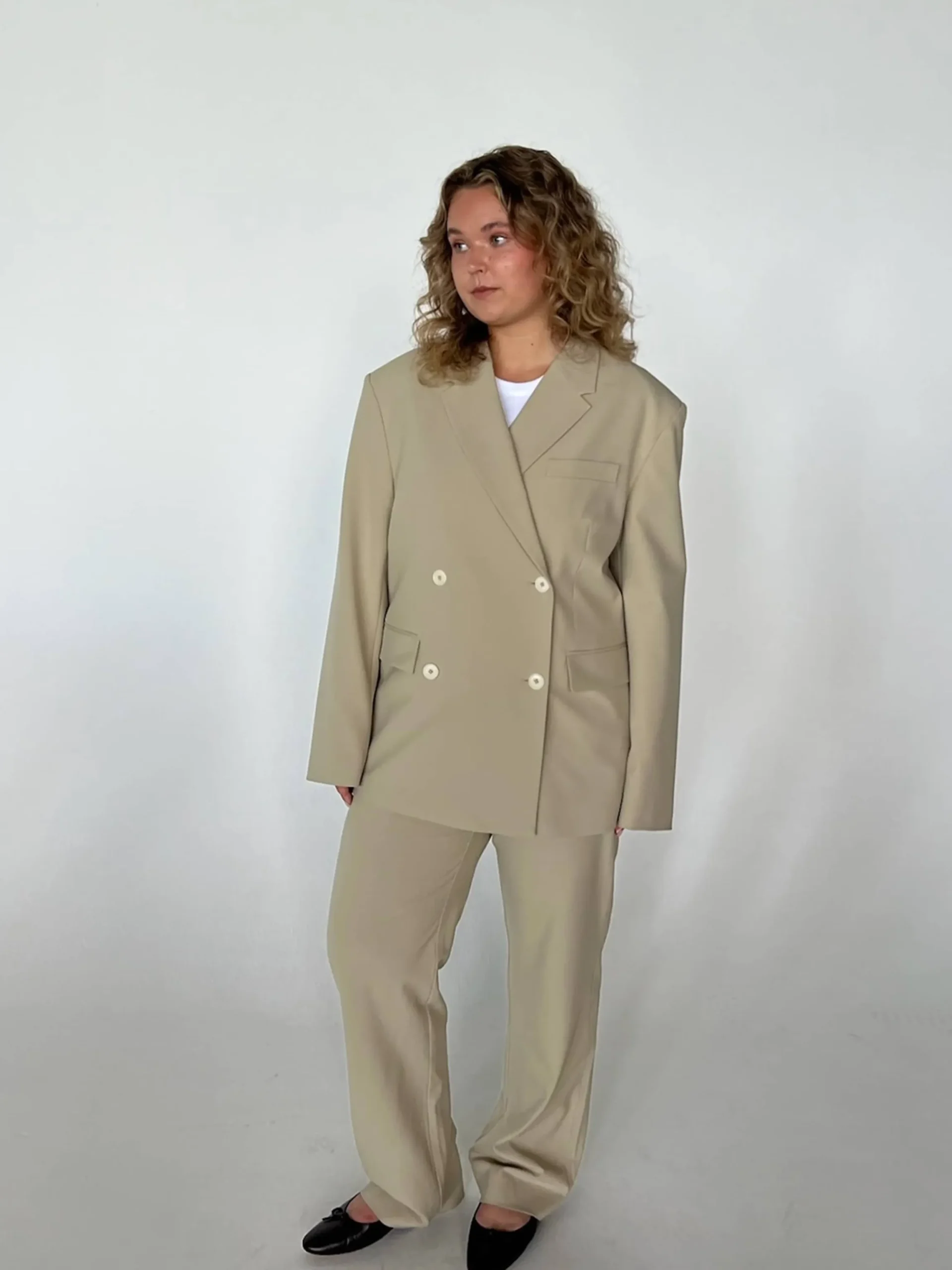 Essential Blazer Greige