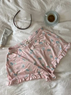 Go Slow Ruffle Shorts Summer Island