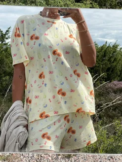 Go Slow Tee Fruit