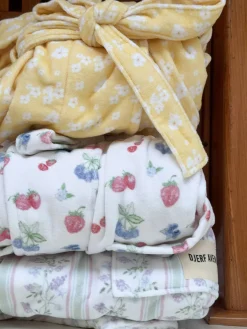 Robe Lemon Cake