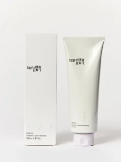 The Essential Moisture Kit